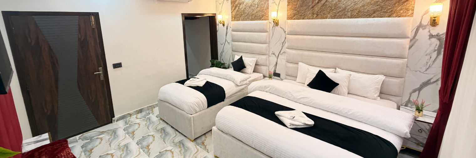 A Hotel Room With A Cozy Bed And Photo Pillow at The Muse New York